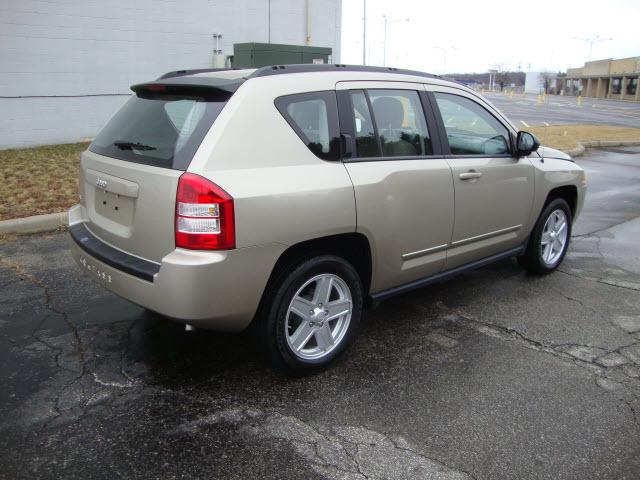 Jeep Compass 2010 photo 2