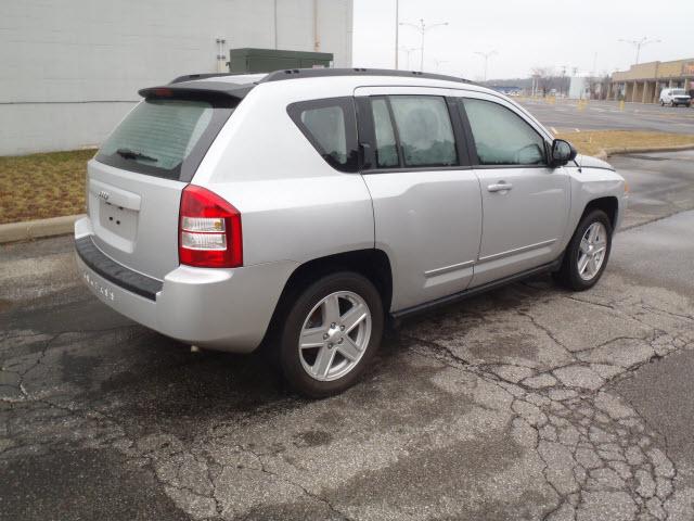 Jeep Compass 2010 photo 2