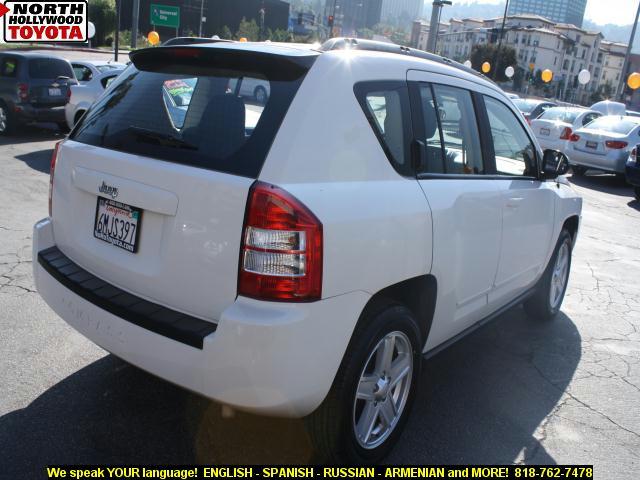 Jeep Compass 2010 photo 1