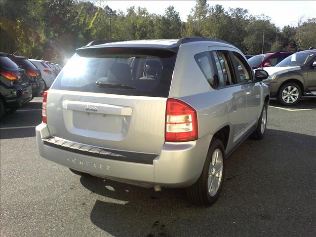 Jeep Compass 2010 photo 2