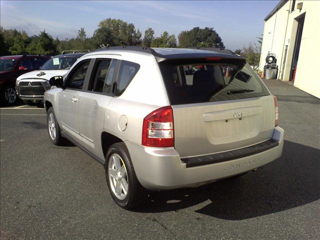 Jeep Compass 2010 photo 3
