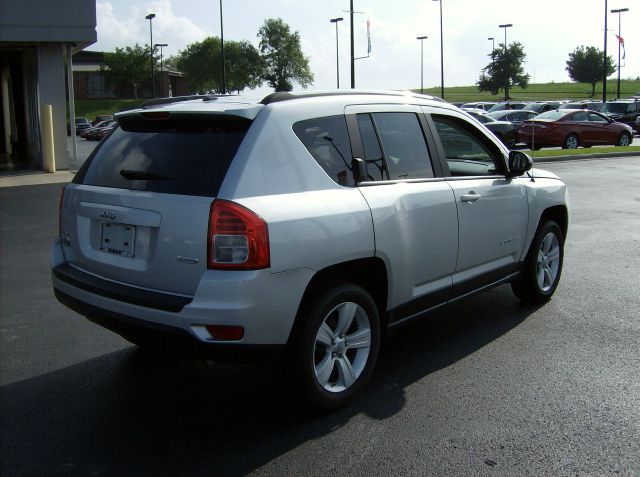 Jeep Compass 2011 photo 3