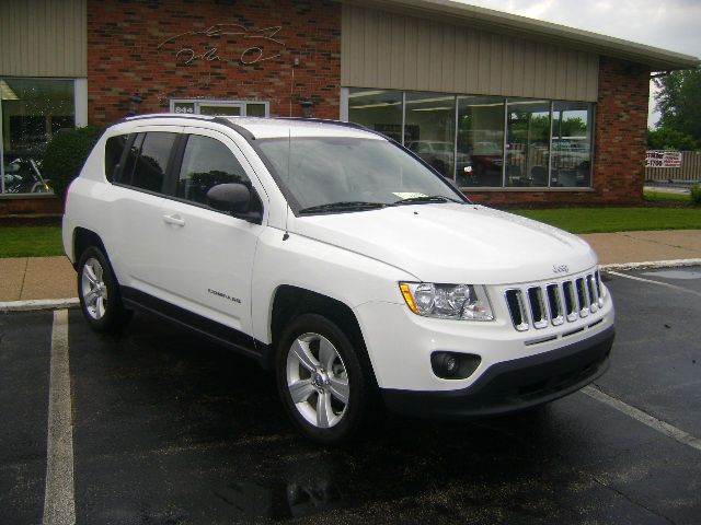 Jeep Compass 2012 photo 2