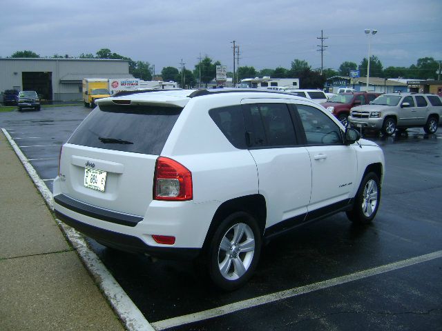 Jeep Compass 2012 photo 4
