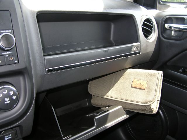 Jeep Compass 2012 photo 11