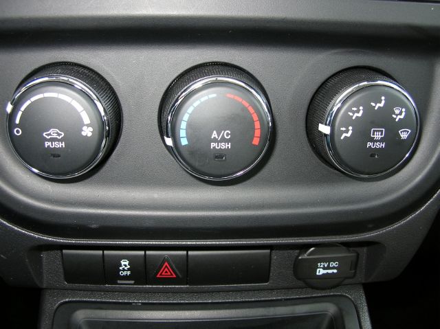 Jeep Compass 2012 photo 12