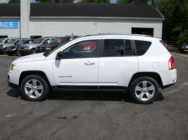 Jeep Compass 2012 photo 9