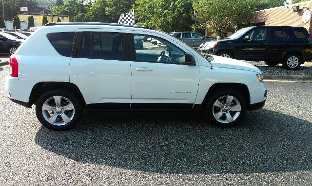 Jeep Compass 2012 photo 1