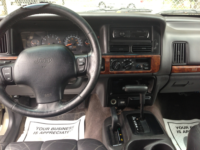 Jeep Grand Cherokee Super SUV