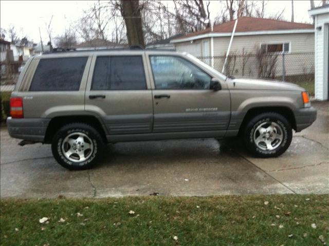 Jeep Grand Cherokee Ram 3500 Diesel 2-WD SUV