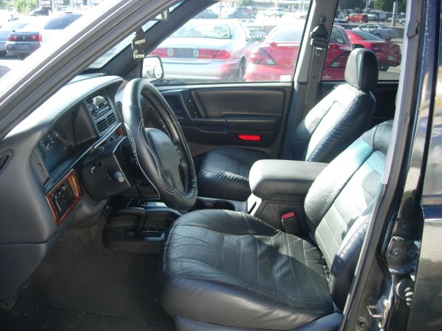 Jeep Grand Cherokee Base W/nav.sys SUV