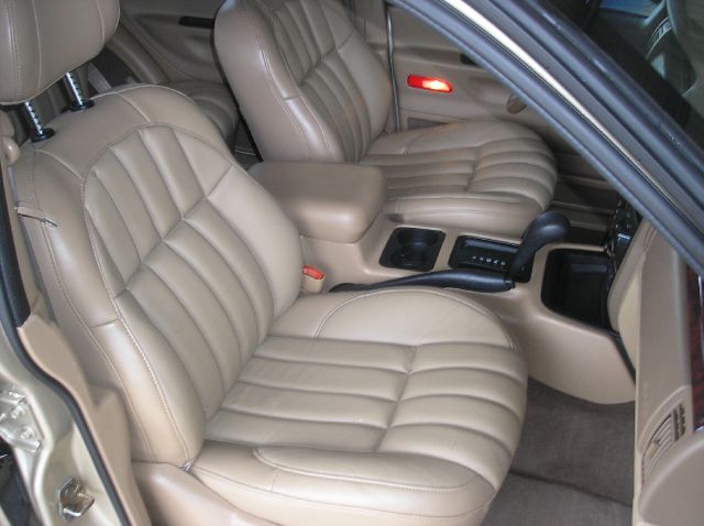 Jeep Grand Cherokee 2000 photo 3