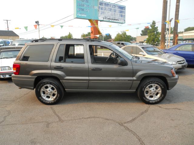 Jeep Grand Cherokee 2000 photo 1