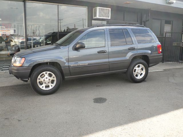 Jeep Grand Cherokee 2000 photo 3
