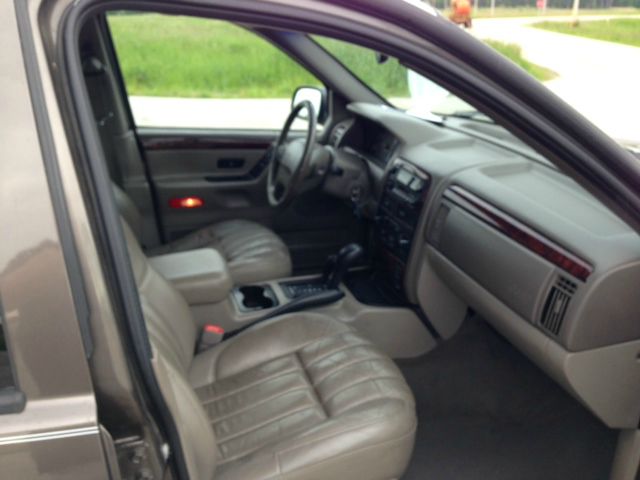 Jeep Grand Cherokee 2000 photo 2