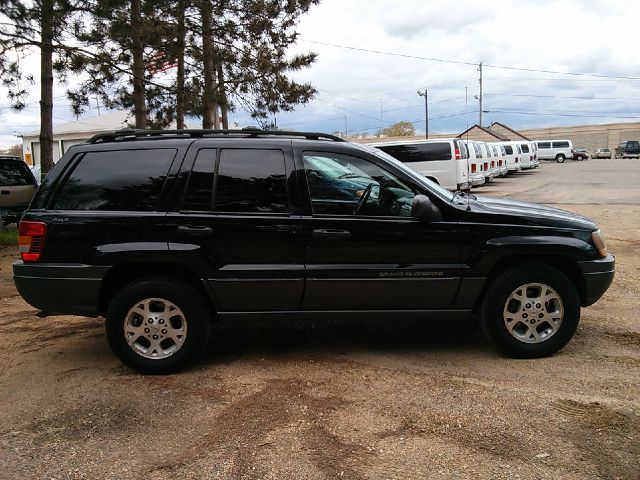 Jeep Grand Cherokee LS Flex Fuel 4x4 This Is One Of Our Best Bargains SUV
