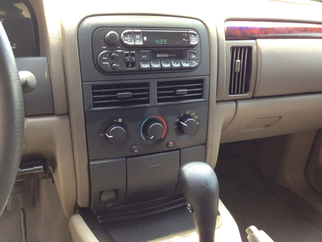 Jeep Grand Cherokee 2000 photo 2