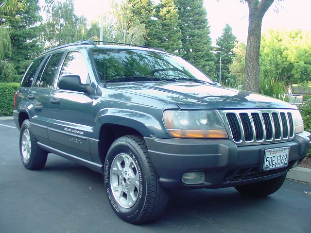 Jeep Grand Cherokee 2000 photo 2