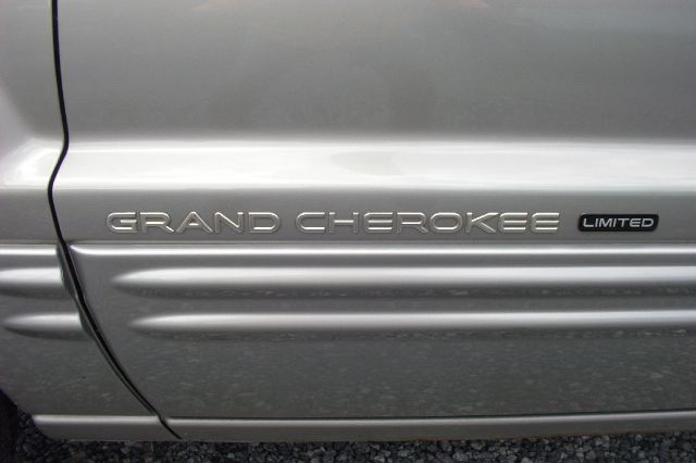 Jeep Grand Cherokee 2000 photo 1