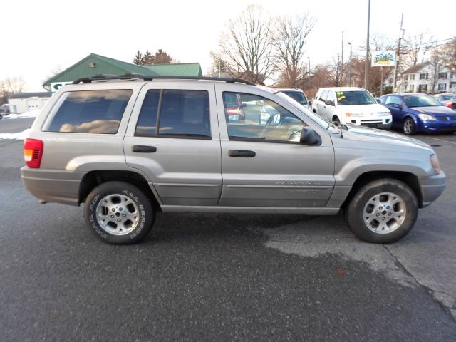 Jeep Grand Cherokee 2000 photo 2
