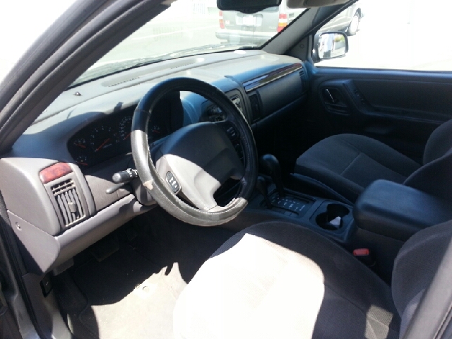 Jeep Grand Cherokee 2000 photo 4