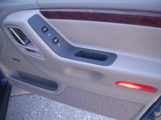Jeep Grand Cherokee 2000 photo 2