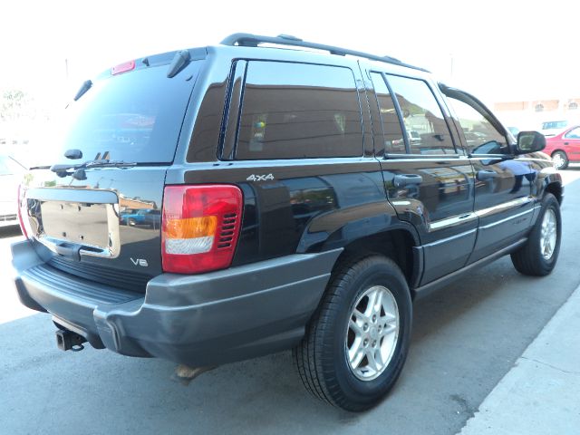 Jeep Grand Cherokee 2000 photo 1