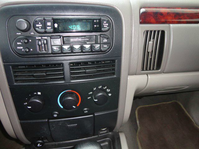 Jeep Grand Cherokee 2000 photo 4