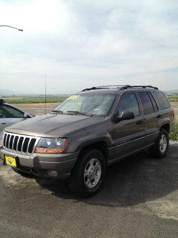 Jeep Grand Cherokee 2000 photo 1
