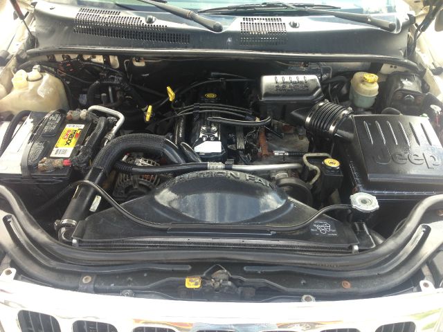 Jeep Grand Cherokee 2000 photo 1