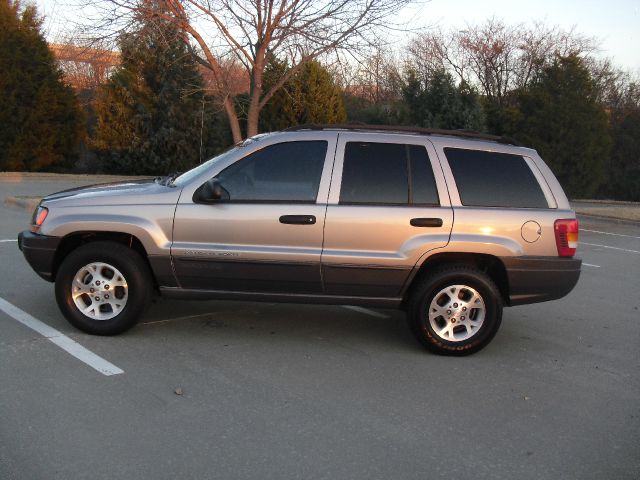Jeep Grand Cherokee 2001 photo 3