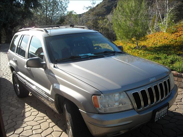 Jeep Grand Cherokee Prerunner SR5 Sport Utility