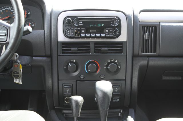 Jeep Grand Cherokee 2001 photo 28