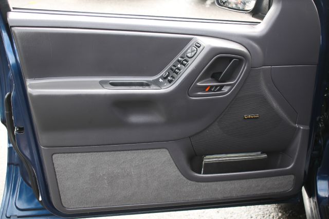 Jeep Grand Cherokee 2001 photo 8