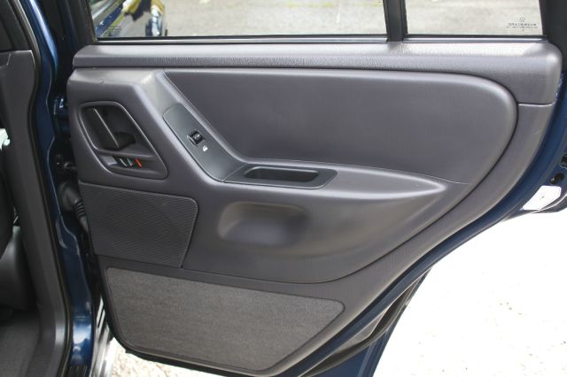 Jeep Grand Cherokee 2001 photo 9
