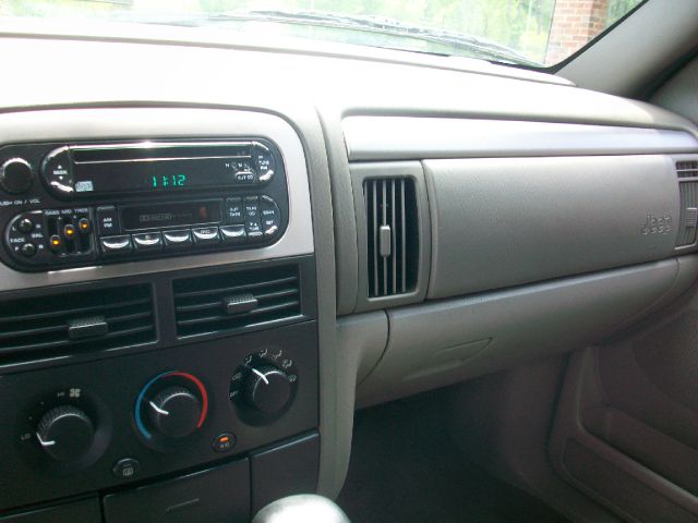 Jeep Grand Cherokee 2001 photo 11