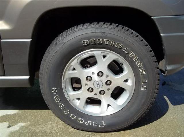 Jeep Grand Cherokee 2001 photo 2