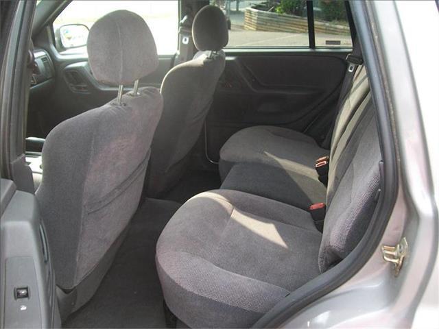 Jeep Grand Cherokee 2001 photo 2