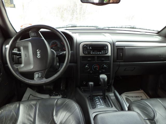 Jeep Grand Cherokee 2001 photo 2