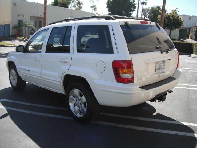 Jeep Grand Cherokee 2001 photo 2