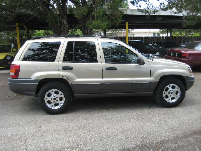 Jeep Grand Cherokee 2001 photo 2