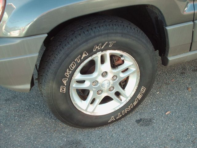 Jeep Grand Cherokee 2002 photo 2