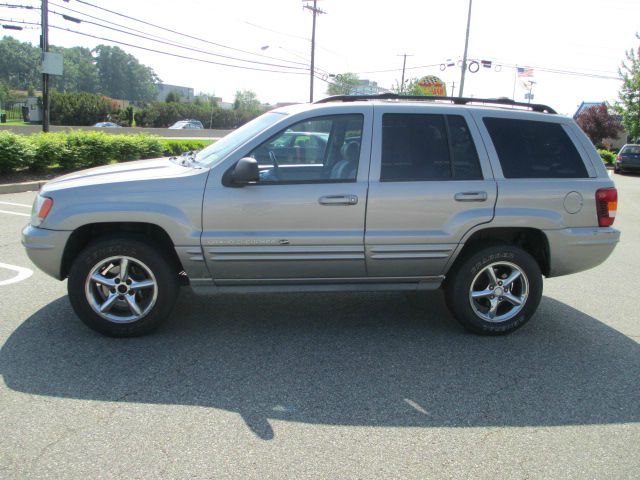 Jeep Grand Cherokee 2002 photo 1