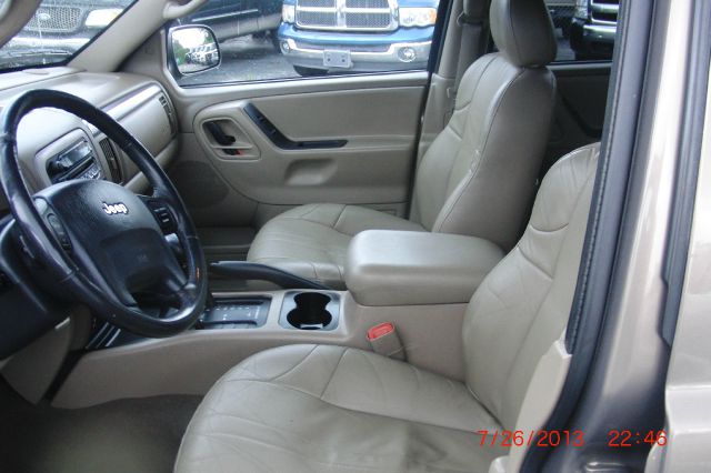 Jeep Grand Cherokee LT Loaded SUV