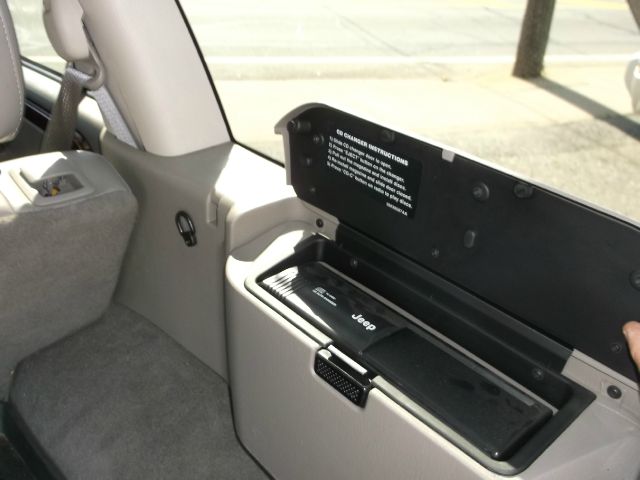 Jeep Grand Cherokee 2002 photo 1