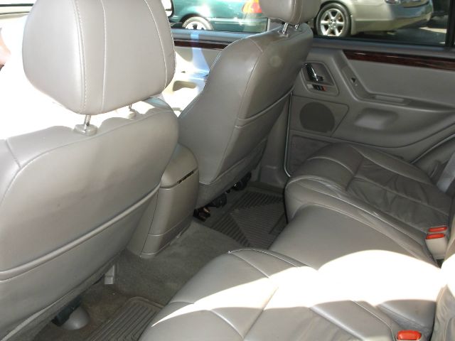 Jeep Grand Cherokee 2002 photo 2