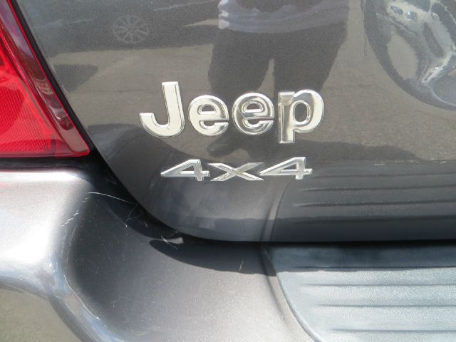 Jeep Grand Cherokee 2002 photo 3