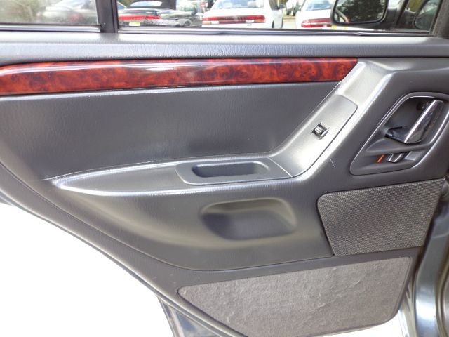 Jeep Grand Cherokee 2002 photo 25