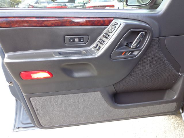 Jeep Grand Cherokee 2002 photo 26