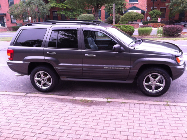 Jeep Grand Cherokee 2002 photo 1